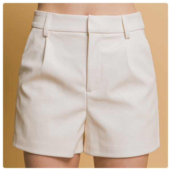 Shorts blanco piel