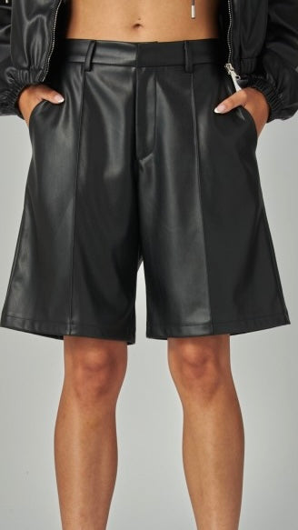 Shorts negro piel