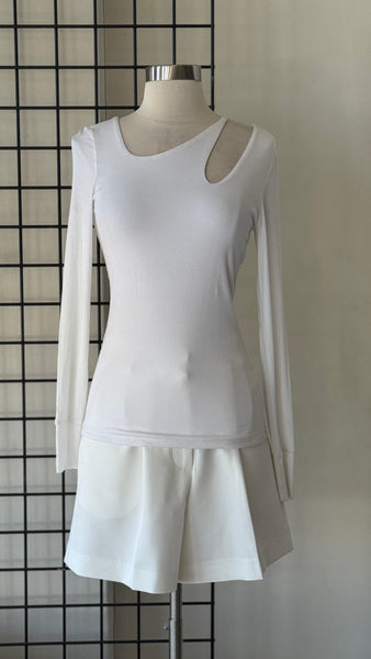 BLUSA BLANCA ESCOTE HOMBRO