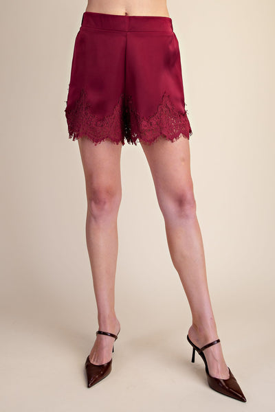 Shorts vino encaje