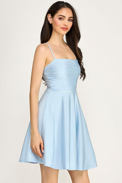 Vestido azul volado