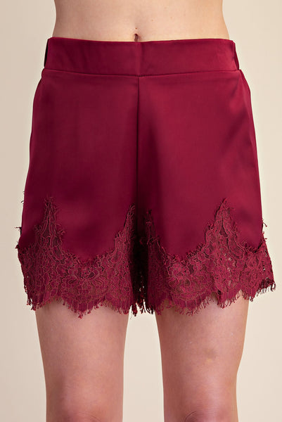 Shorts vino encaje