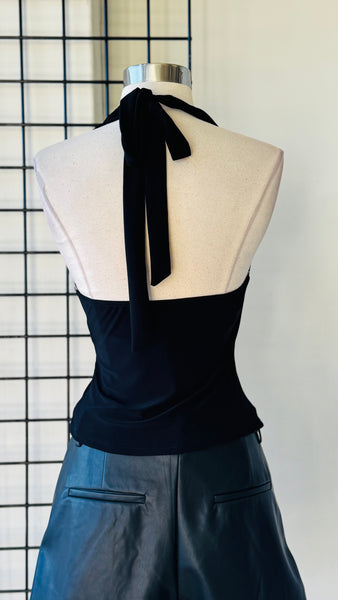Blusa negra cruz halter