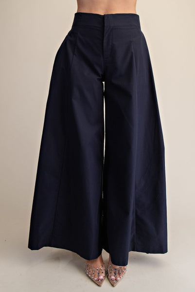 Pantalón azul suelto