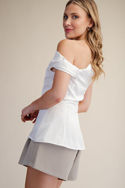 Blusa beige sin hombro