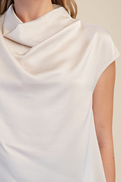 Blusa beige cuello
