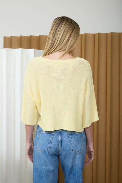 Blusa amarilla tejida