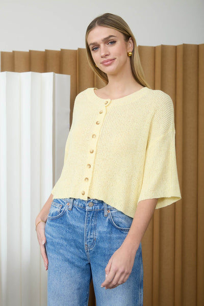 Blusa amarilla tejida
