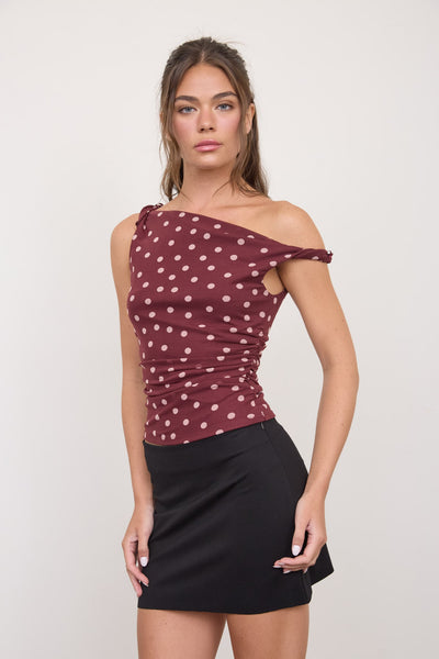 Blusa vino lunares hombro