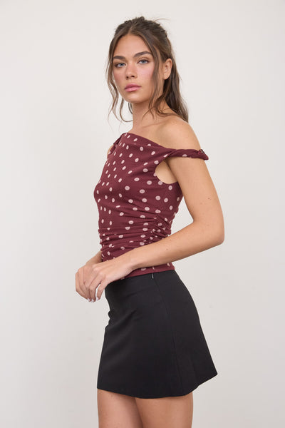 Blusa vino lunares hombro