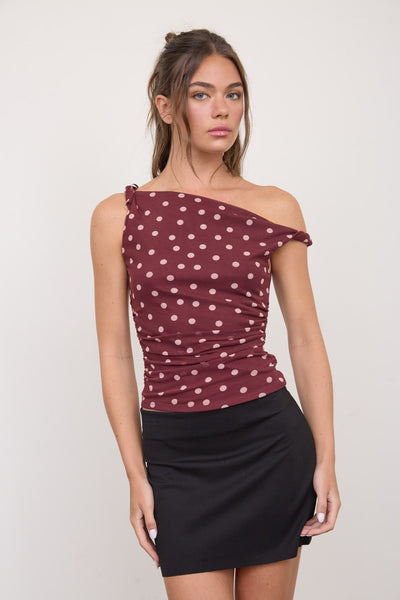 Blusa vino lunares hombro