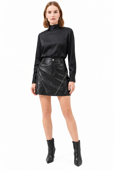 Falda negra remache