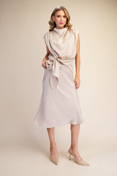 Vestido beige a media pierna