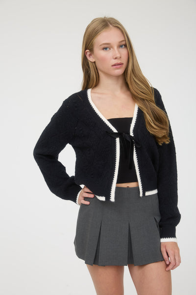 Suéter negro botones