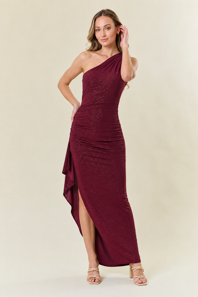 Vestido vino un hombro brillos largo