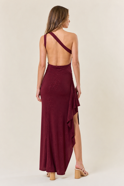 Vestido vino un hombro brillos largo