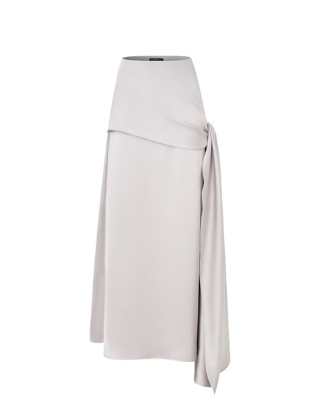Falda gris nudo