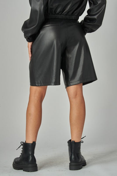 Shorts negro piel