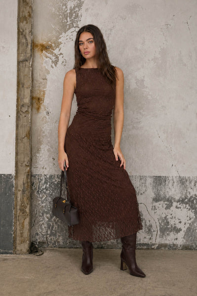 Vestido café a media pierna