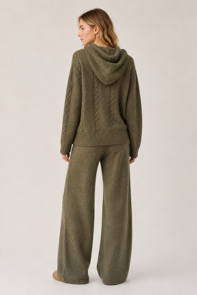 Conjunto verde tejido