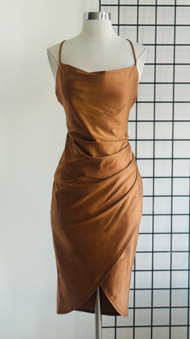 Vestido café a media pierna