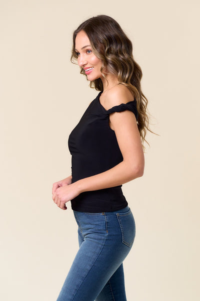 Blusa negra hombro