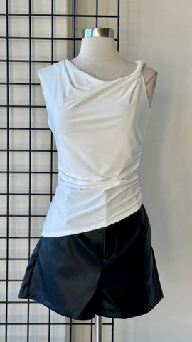 Blusa blanca sin espalda