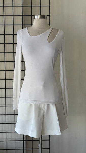 BLUSA BLANCA HOMBRO ABIERTO