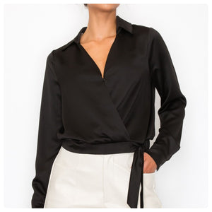 Blusa negra cuello