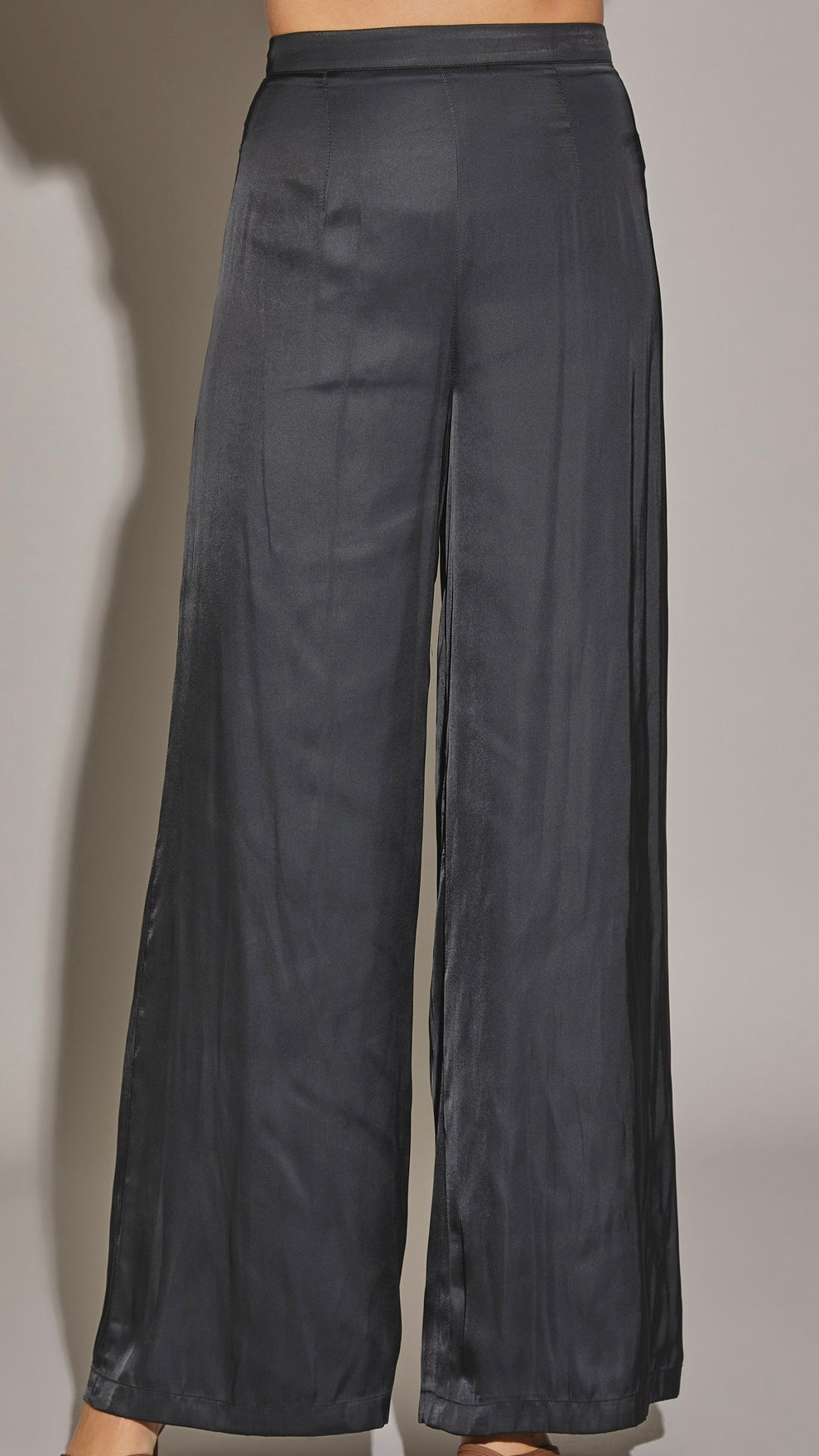 Pantalón negro satín