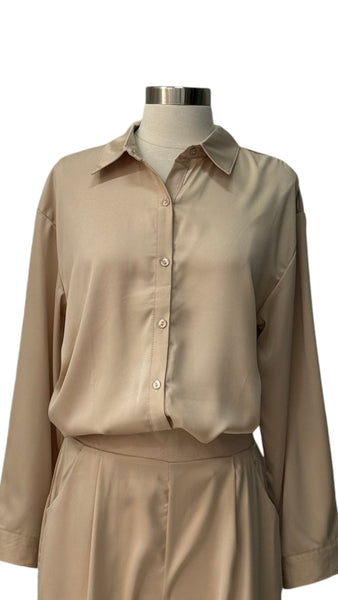 Blusa beige satín camisola