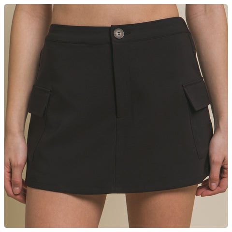 Falda shorts negro bolsas