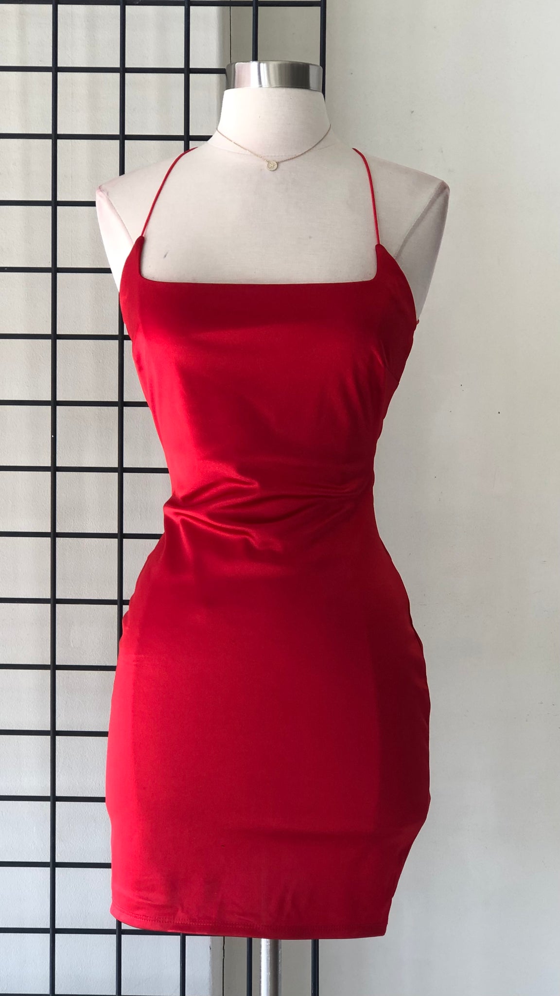 Vestido rojo sin espalda