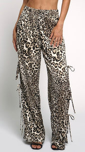 Pantalón leopardo moños