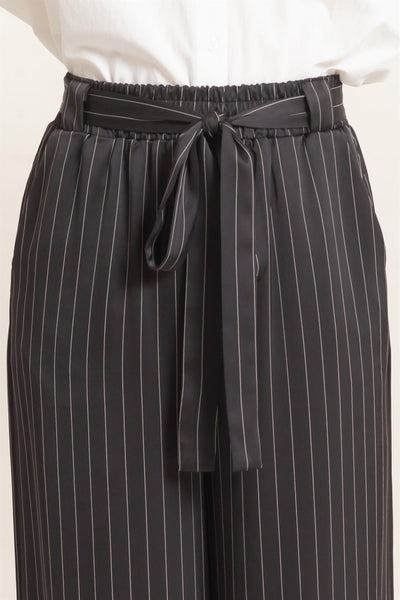 Pantalón negro raya