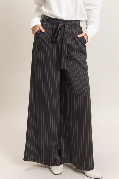 Pantalón negro raya