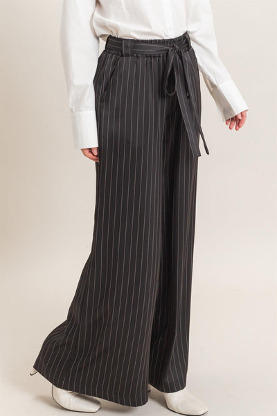 Pantalón negro raya