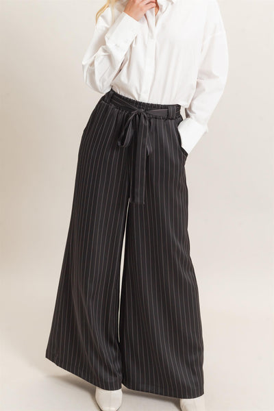 Pantalón negro raya