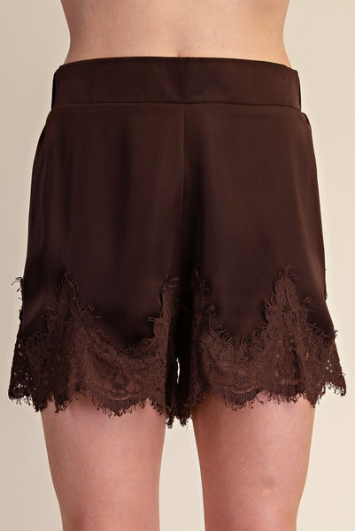 Shorts café encaje