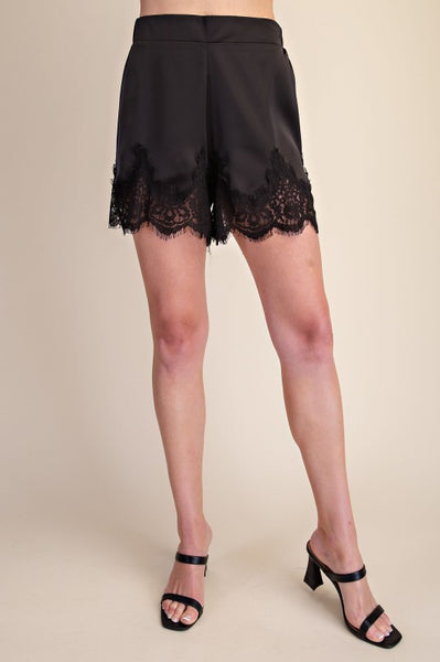 Shorts negro encaje