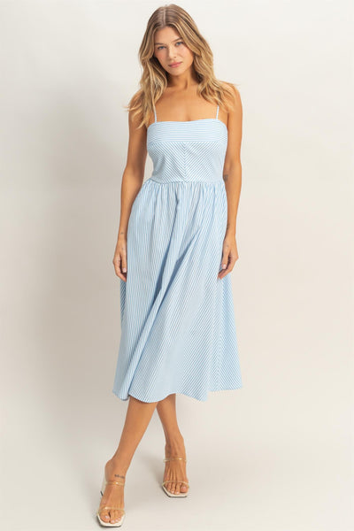 Vestido azul claro a media pierna