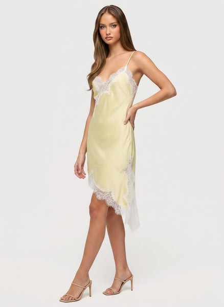 Vestido amarillo satín