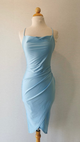 Vestido azul a media pierna