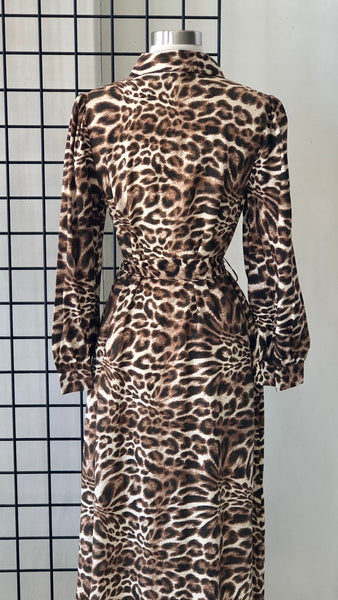 Vestido animal print a media pierna