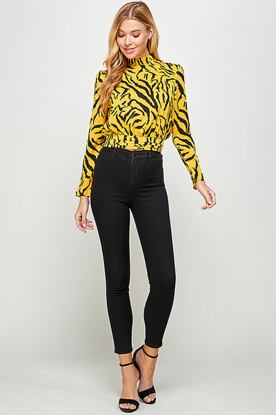 Crop top amarillo negro